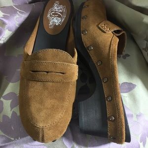 🔥🔥 Vintage studded suede mules
